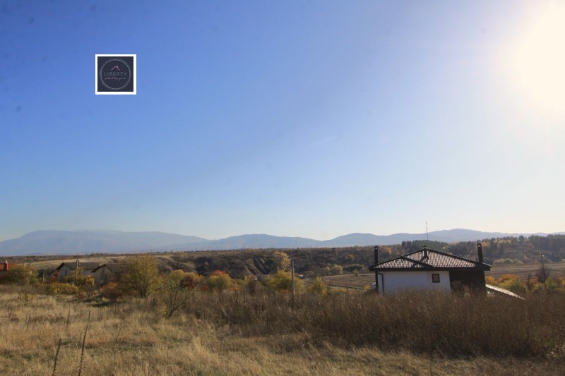 Продава ПАРЦЕЛ, с. Гурмазово, област София област