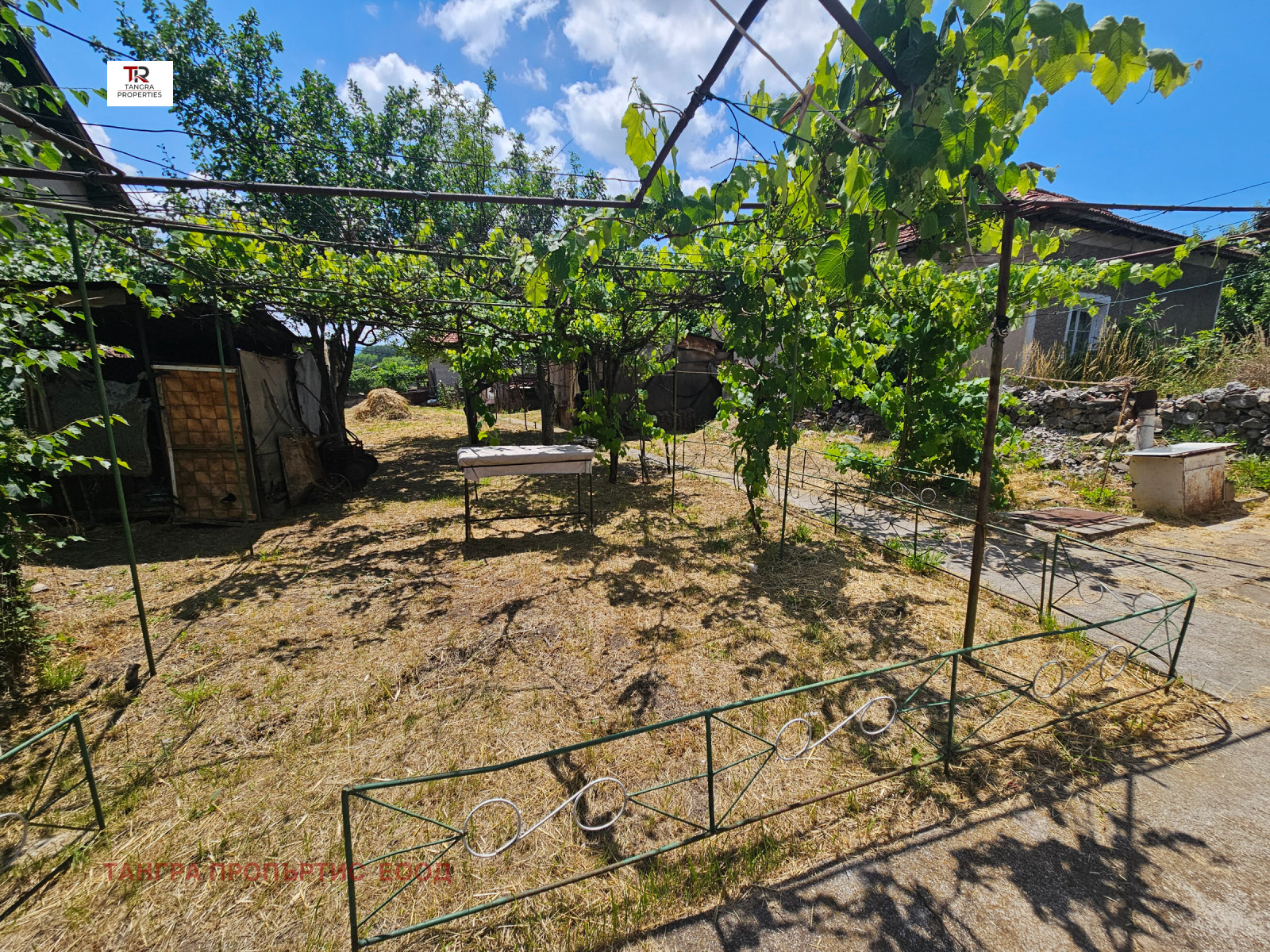 Продава КЪЩА, с. Долни Раковец, област Перник, снимка 3 - Къщи - 55080250