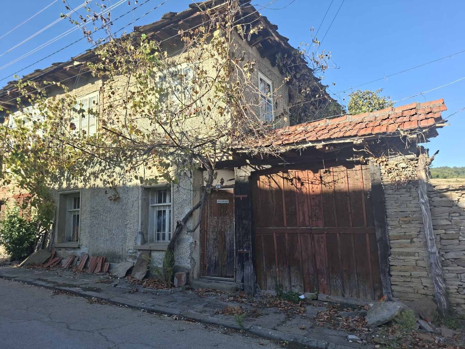 Продава КЪЩА, с. Лешница, област Ловеч