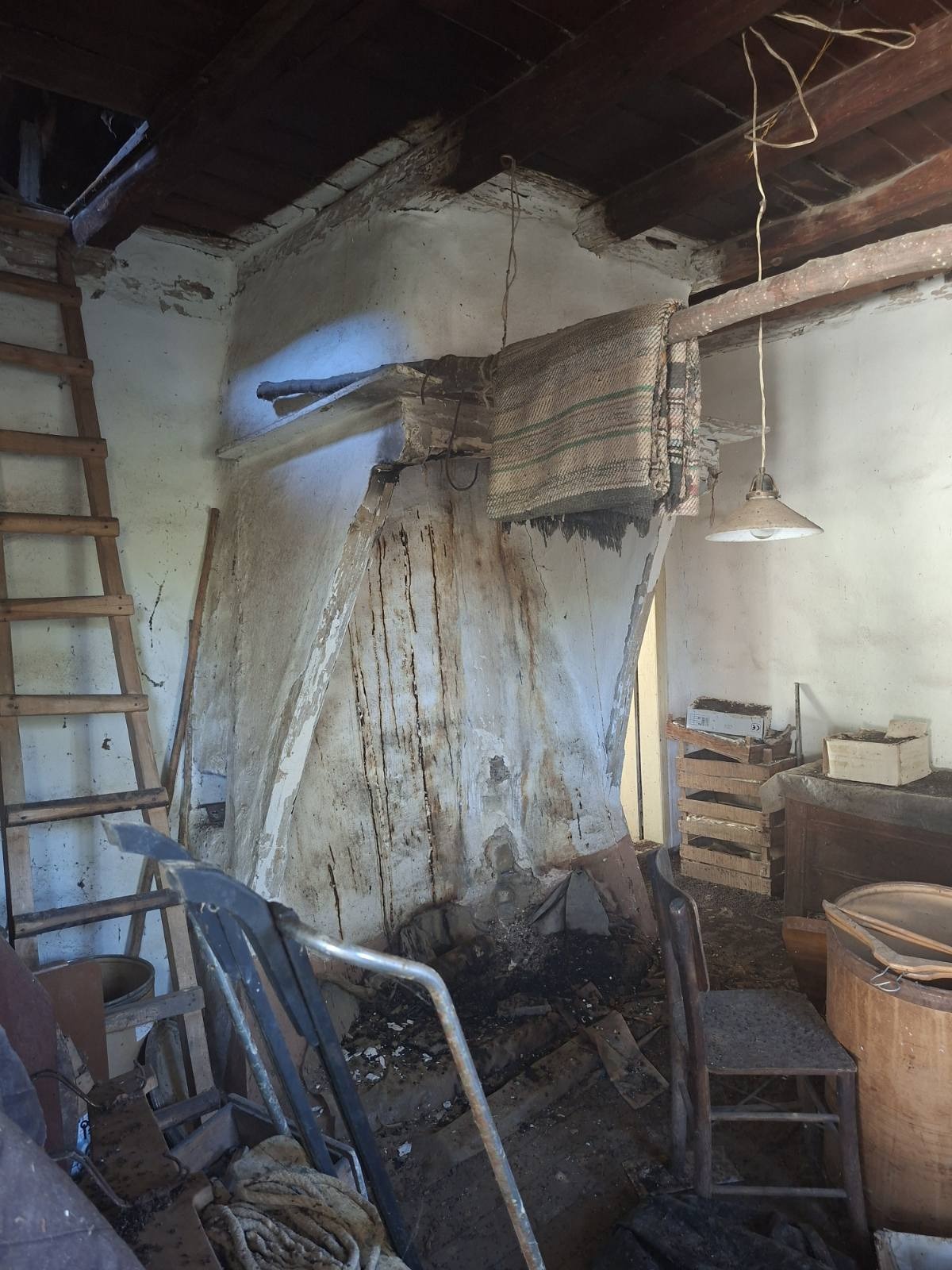 Продава КЪЩА, с. Лешница, област Ловеч, снимка 13 - Къщи - 56154545