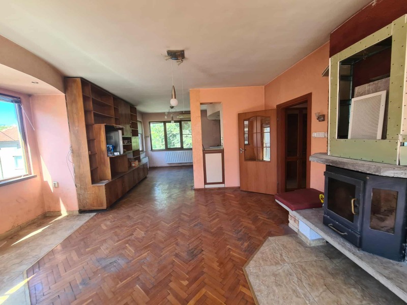 Продава  Многостаен град Хасково , Училищни , 147 кв.м | 23756382 - изображение [3]