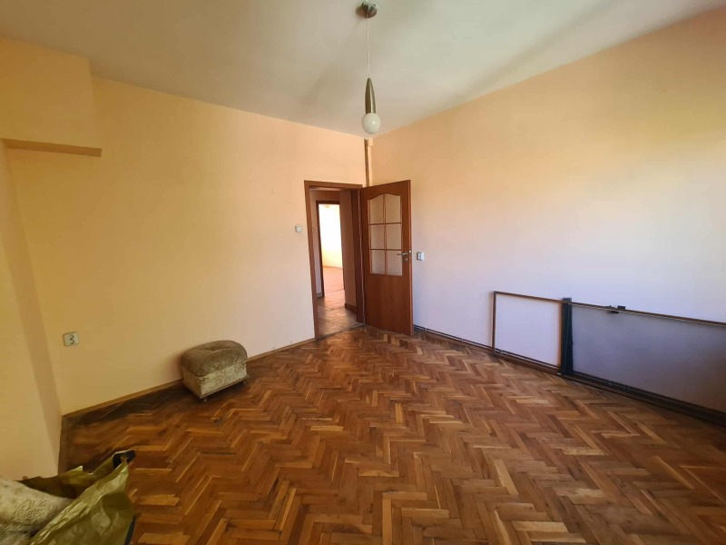 Продава  Многостаен град Хасково , Училищни , 147 кв.м | 23756382 - изображение [6]