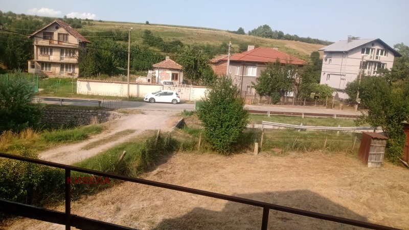 Продава КЪЩА в област Перник, с. Черна гора - 100 кв.м / 47 038.85 € » 92 000 лв., КИБЕЛА