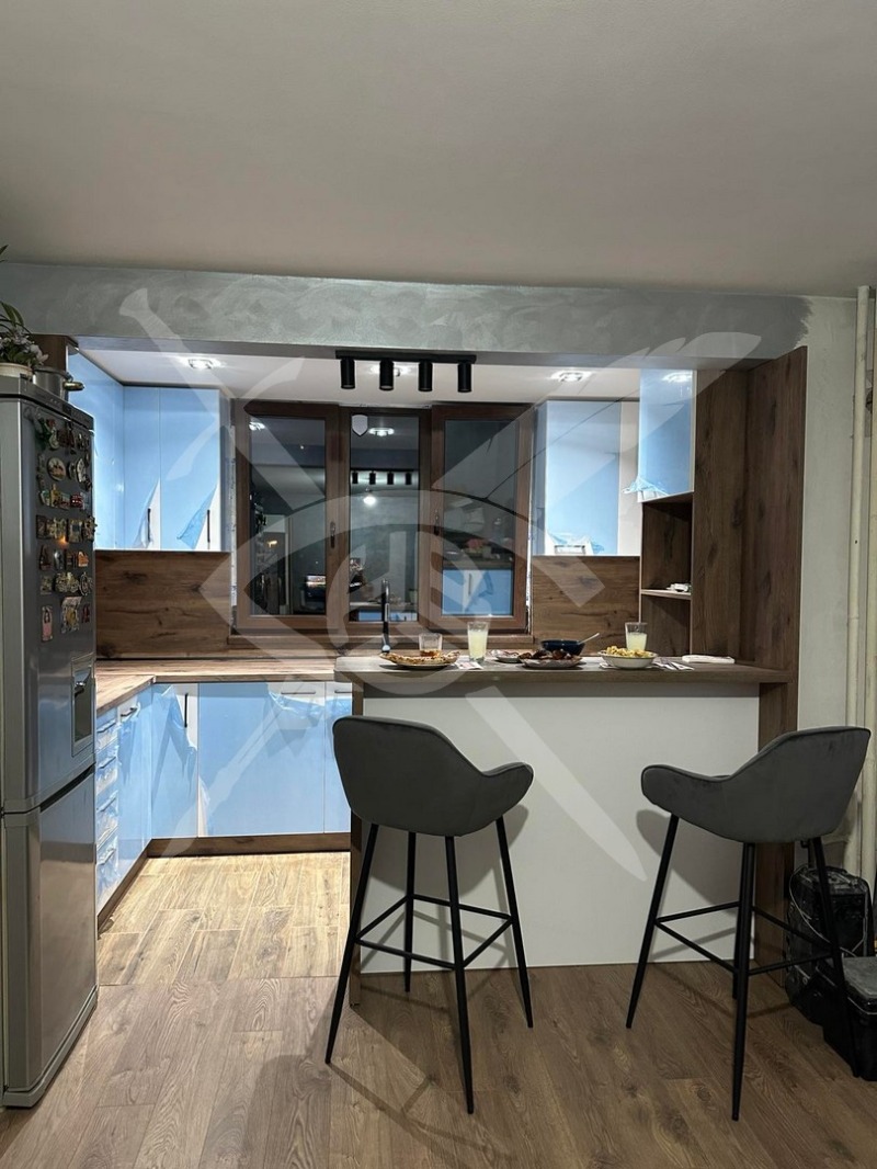 Продава 3-СТАЕН, гр. София, Света Троица