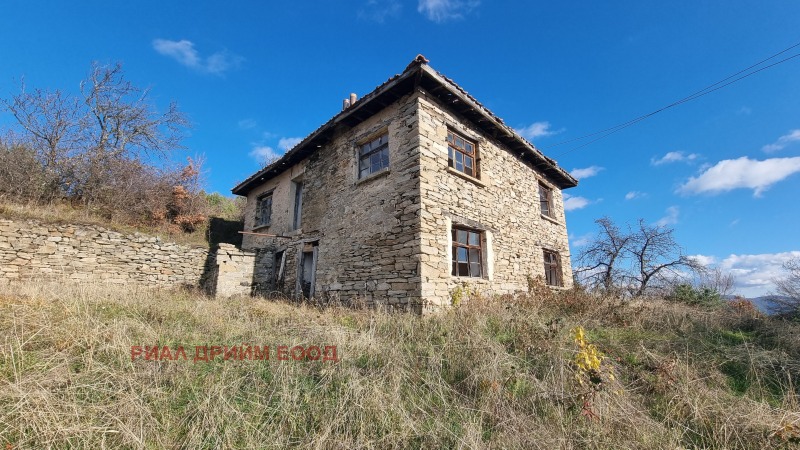 Продава КЪЩА, с. Оряховец, област Смолян