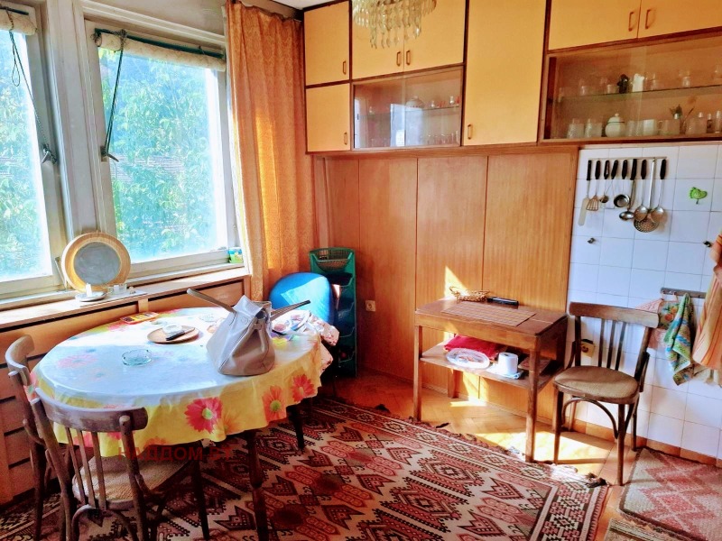 Продава МНОГОСТАЕН, гр. Велико Търново, Света гора, снимка 3 - Апартаменти - 52204246