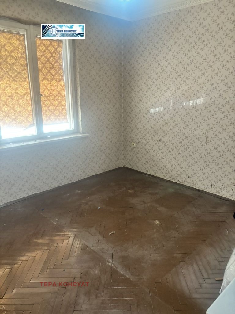 Продава ЕТАЖ ОТ КЪЩА, гр. Плевен, Сторгозия, снимка 11 - Етаж от къща - 55219284
