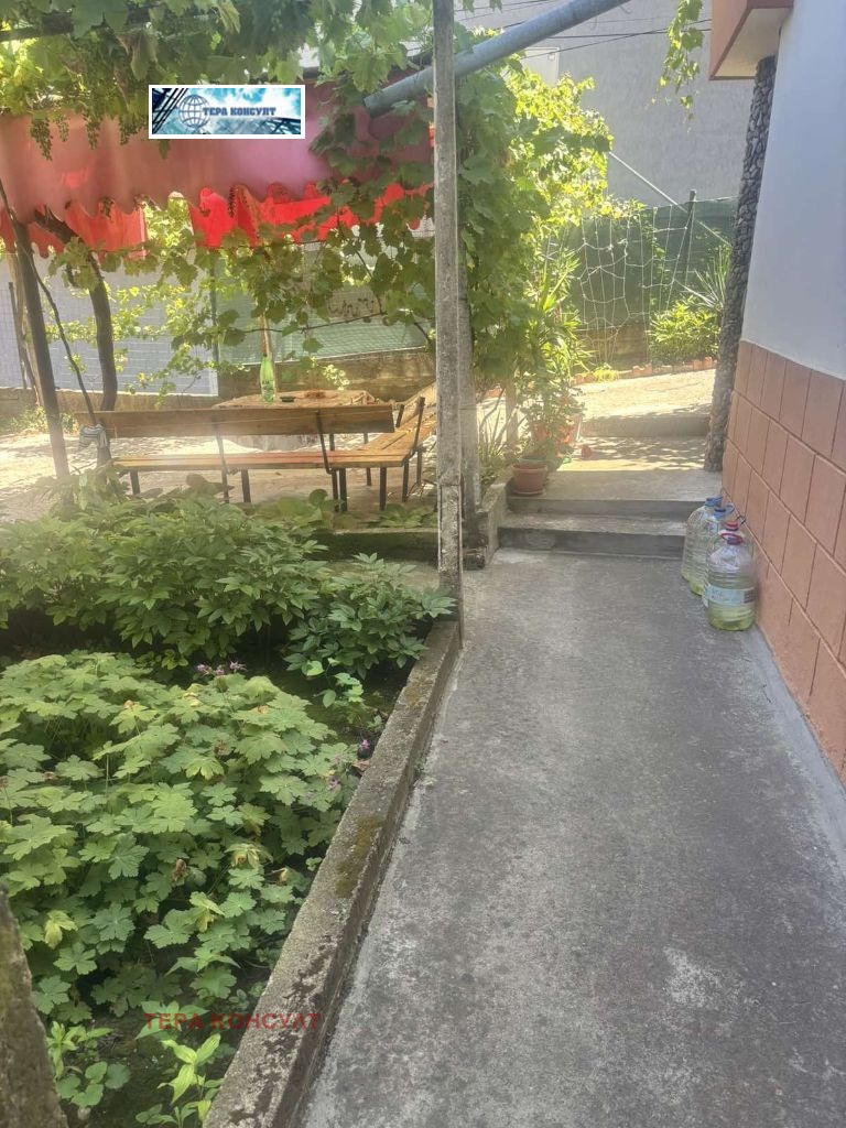 Продава ЕТАЖ ОТ КЪЩА, гр. Плевен, Сторгозия, снимка 2 - Етаж от къща - 55219284