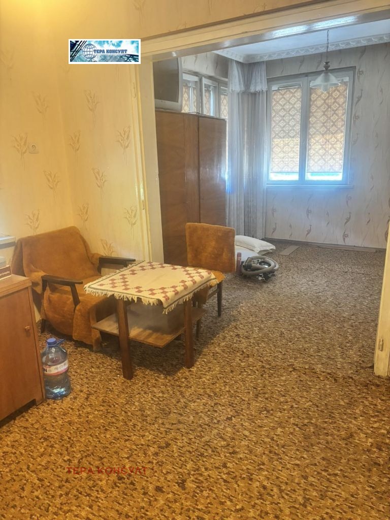 Продава ЕТАЖ ОТ КЪЩА, гр. Плевен, Сторгозия, снимка 9 - Етаж от къща - 55219284