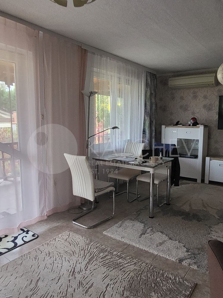 Продава КЪЩА, с. Горен чифлик, област Варна, снимка 3 - Къщи - 53558608