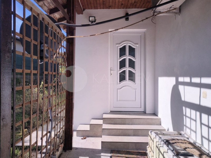 Продава КЪЩА, с. Горен чифлик, област Варна, снимка 12 - Къщи - 53558608