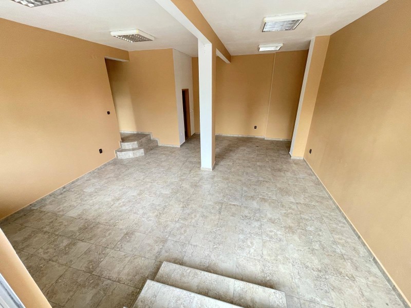 In vendita  Negozio Sofia , Oborishte , 63 mq | 89728013