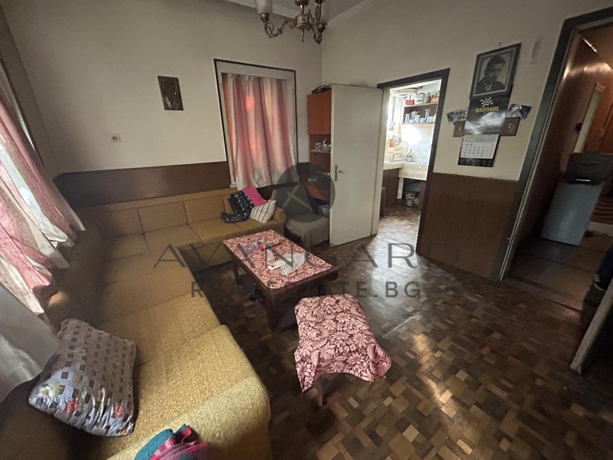 Продава ЕТАЖ ОТ КЪЩА, гр. Пловдив, Център, снимка 3 - Етаж от къща - 56357635