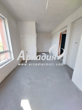 1 quarto Trakiia, Plovdiv 1