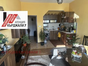 2 makuuhuonetta Dimitrovgrad, Haskovon alue 12