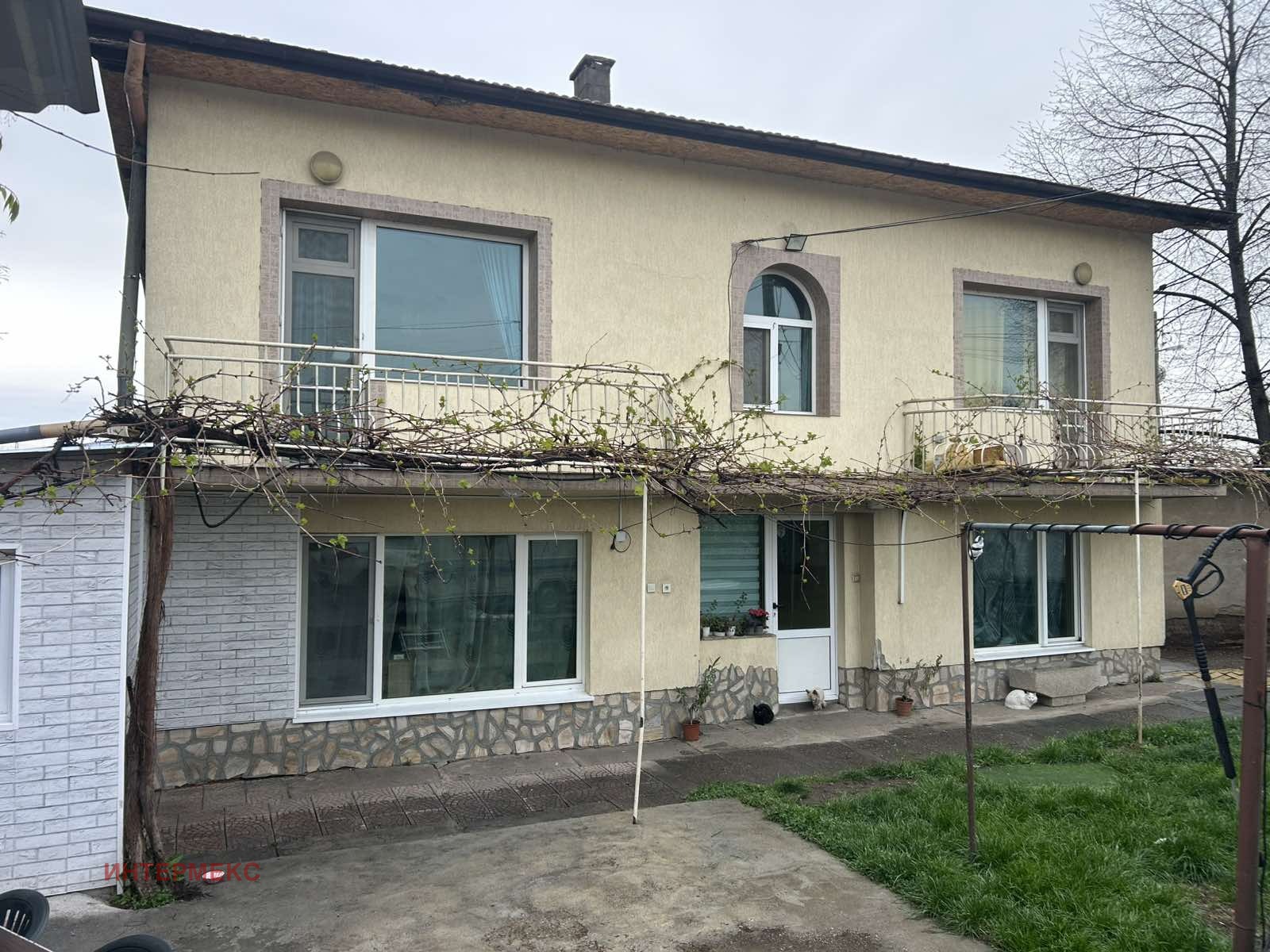 Продава КЪЩА, гр. Правец, област София област