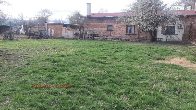Продава ПАРЦЕЛ в област София, с. Лесново - 805 кв.м / 82 500 € » 161 355.98 лв., ИМОТИ 7 ЕООД
