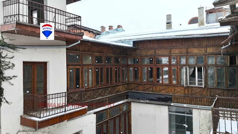 Продава ЕТАЖ ОТ КЪЩА, гр. Русе, Център, снимка 2 - Етаж от къща - 53165010