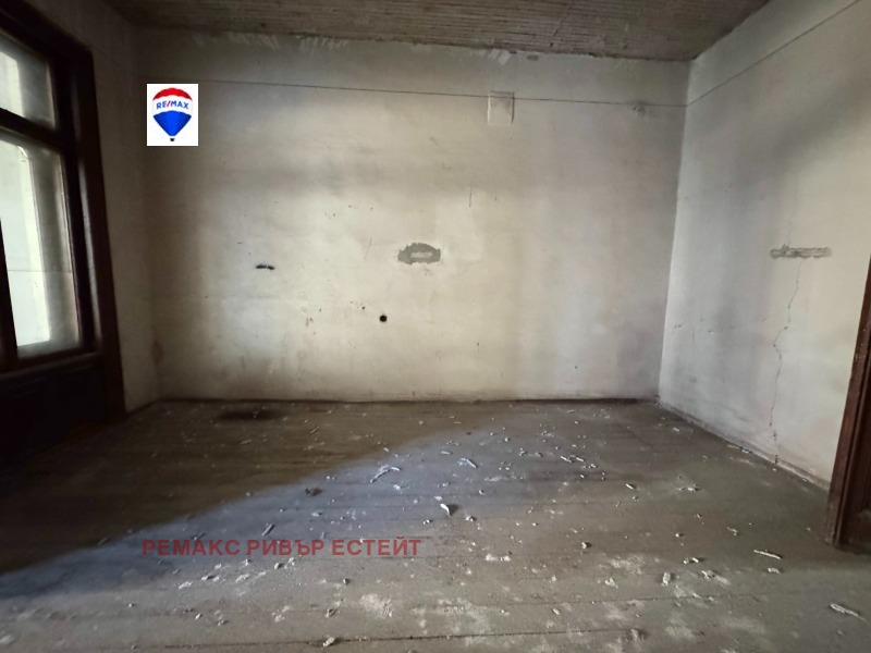 Продава ЕТАЖ ОТ КЪЩА, гр. Русе, Център, снимка 10 - Етаж от къща - 53165010