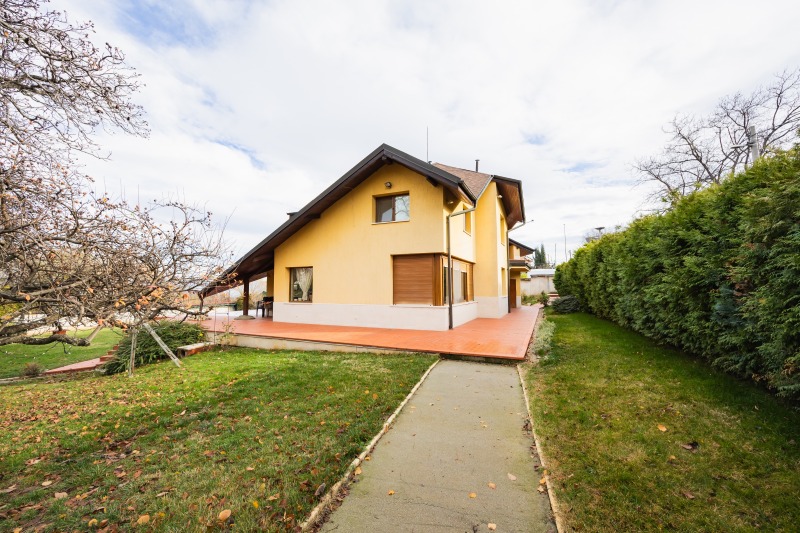 Продава КЪЩА, гр. София, с. Лозен, снимка 3 - Къщи - 52557947