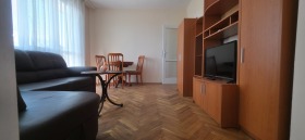 2 quartos Kolhozen pazar, Varna