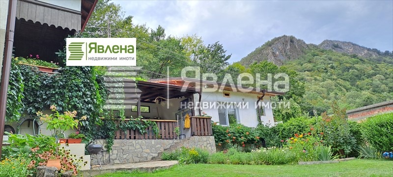 Продава КЪЩА, гр. Тетевен, област Ловеч, снимка 2 - Къщи - 52325463