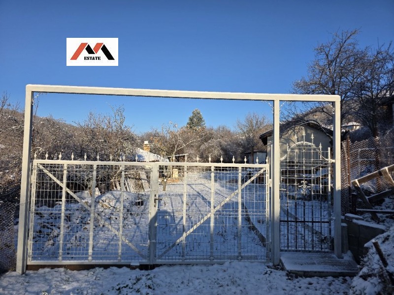 Продава ВИЛА, с. Люляк, област Стара Загора, снимка 2 - Вили - 53132537