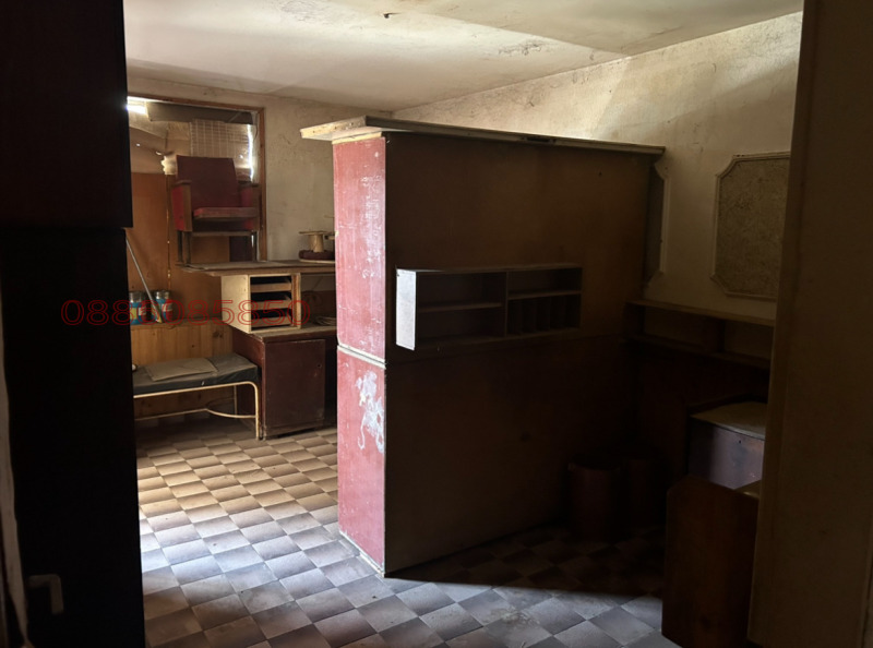 Продава МАГАЗИН, гр. Бобов дол, област Кюстендил, снимка 8 - Магазини - 52753538