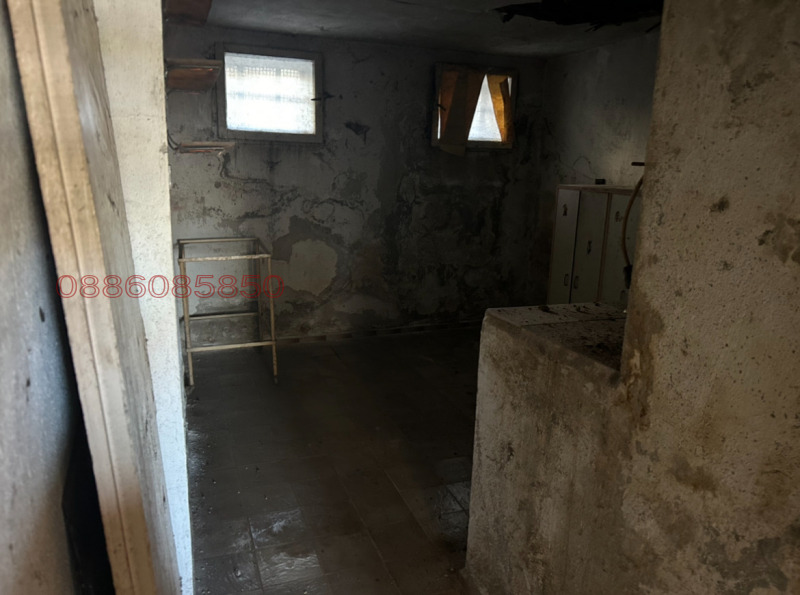 Продава МАГАЗИН, гр. Бобов дол, област Кюстендил, снимка 11 - Магазини - 52753538