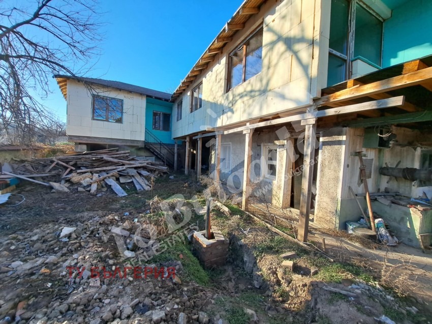 Продава КЪЩА, с. Пчелище, област Велико Търново, снимка 2 - Къщи - 50677741