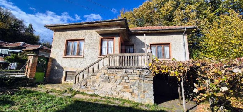 Продава КЪЩА, област Ловеч, гр. Априлци • 38500 € / 75299.46 лв. • 29567269 1