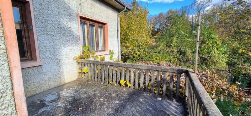 Продава КЪЩА, гр. Априлци, област Ловеч, снимка 6 - Къщи - 52175819