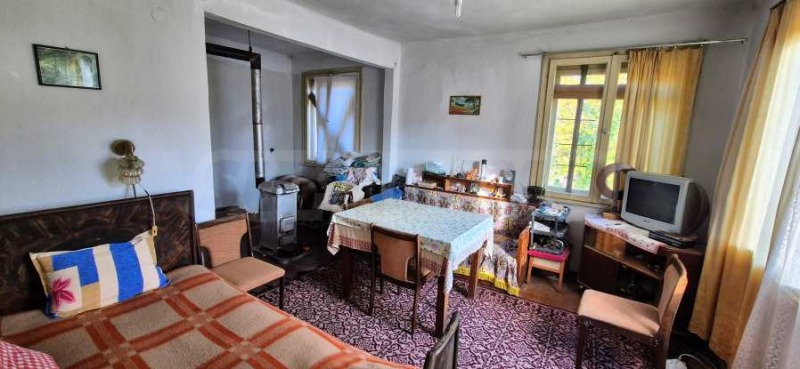 Продава КЪЩА, гр. Априлци, област Ловеч, снимка 16 - Къщи - 52175819