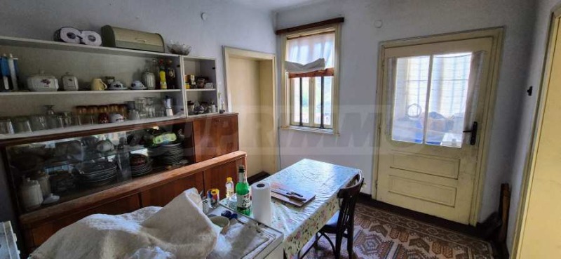 Продава КЪЩА, гр. Априлци, област Ловеч, снимка 14 - Къщи - 52175819