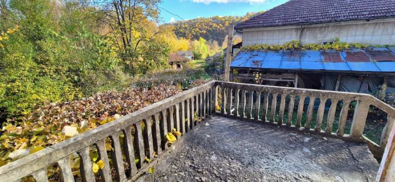 Продава КЪЩА, гр. Априлци, област Ловеч, снимка 8 - Къщи - 52175819