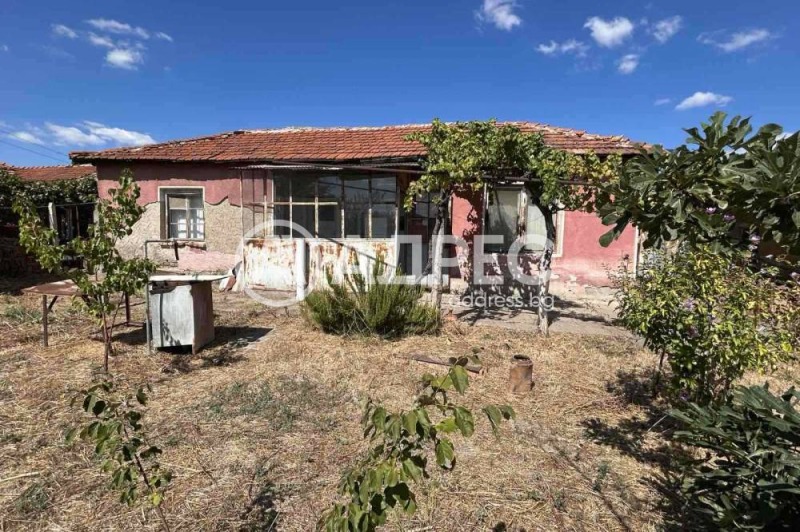 Продава КЪЩА, с. Градина, област Пловдив