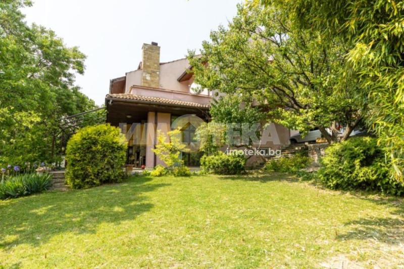 Продава КЪЩА, гр. Варна, м-т Манастирски рид