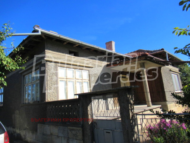 Продава КЪЩА, гр. Исперих, област Разград, снимка 2 - Къщи - 53510385