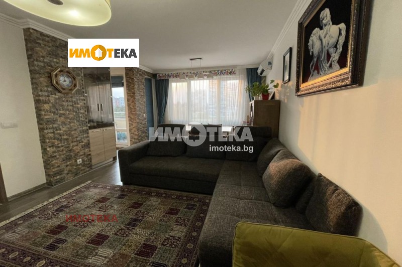 Продава 3-СТАЕН, гр. София, Гоце Делчев, снимка 3 - Aпартаменти - 46808207