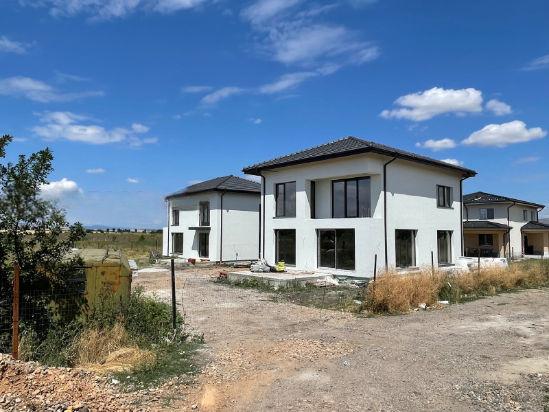 À vendre  Maison région Sofia , Kostinbrod , 200 m² | 28403290