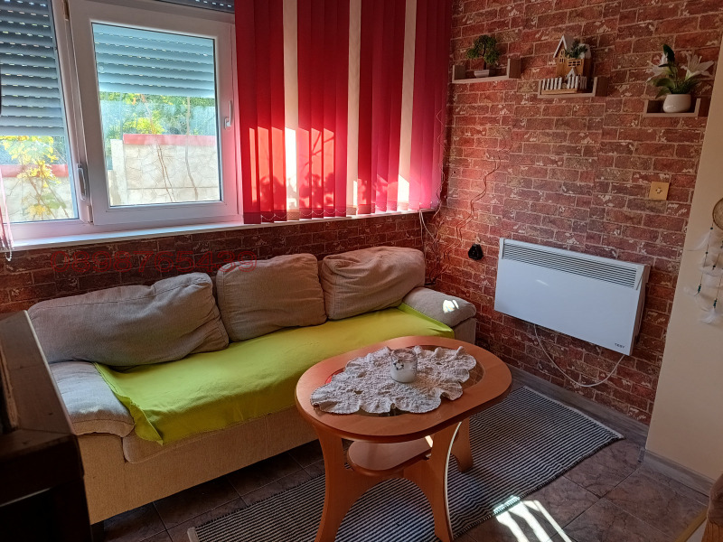 Продава КЪЩА, с. Мараш, област Шумен, снимка 8 - Къщи - 52828610