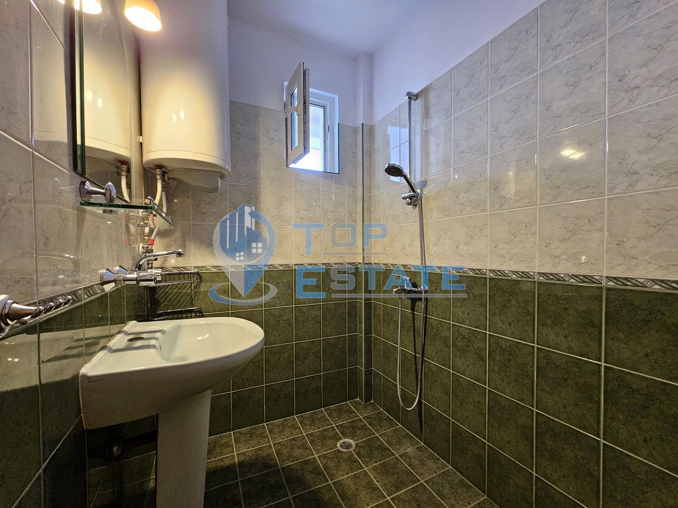 Продава МНОГОСТАЕН, гр. Велико Търново, Център, снимка 9 - Апартаменти - 53975010