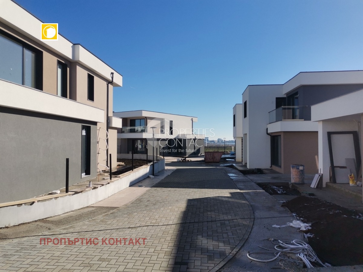 Продава КЪЩА, гр. Поморие, област Бургас, снимка 2 - Къщи - 55526691