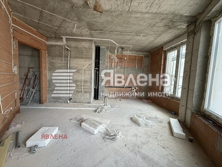 Продава МНОГОСТАЕН, гр. София, Център