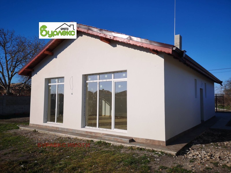 Продава КЪЩА, с. Баново, област Варна, снимка 11 - Къщи - 48395089