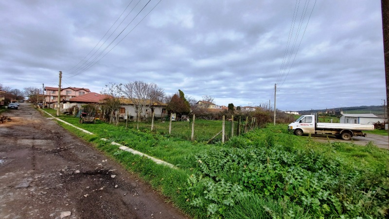 Продава КЪЩА, област Бургас, с. Равадиново • 132600 € / 259343.06 лв. • 59517281 1