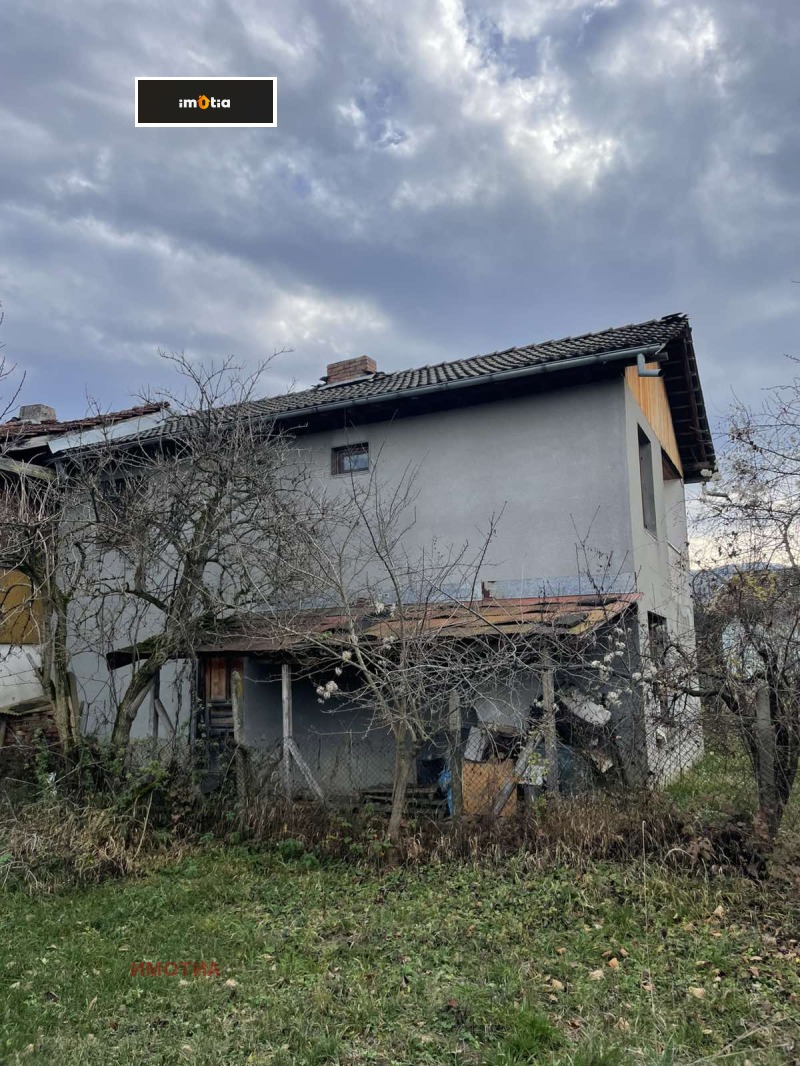 Продава КЪЩА, с. Орешак, област Ловеч, снимка 12 - Къщи - 52652626