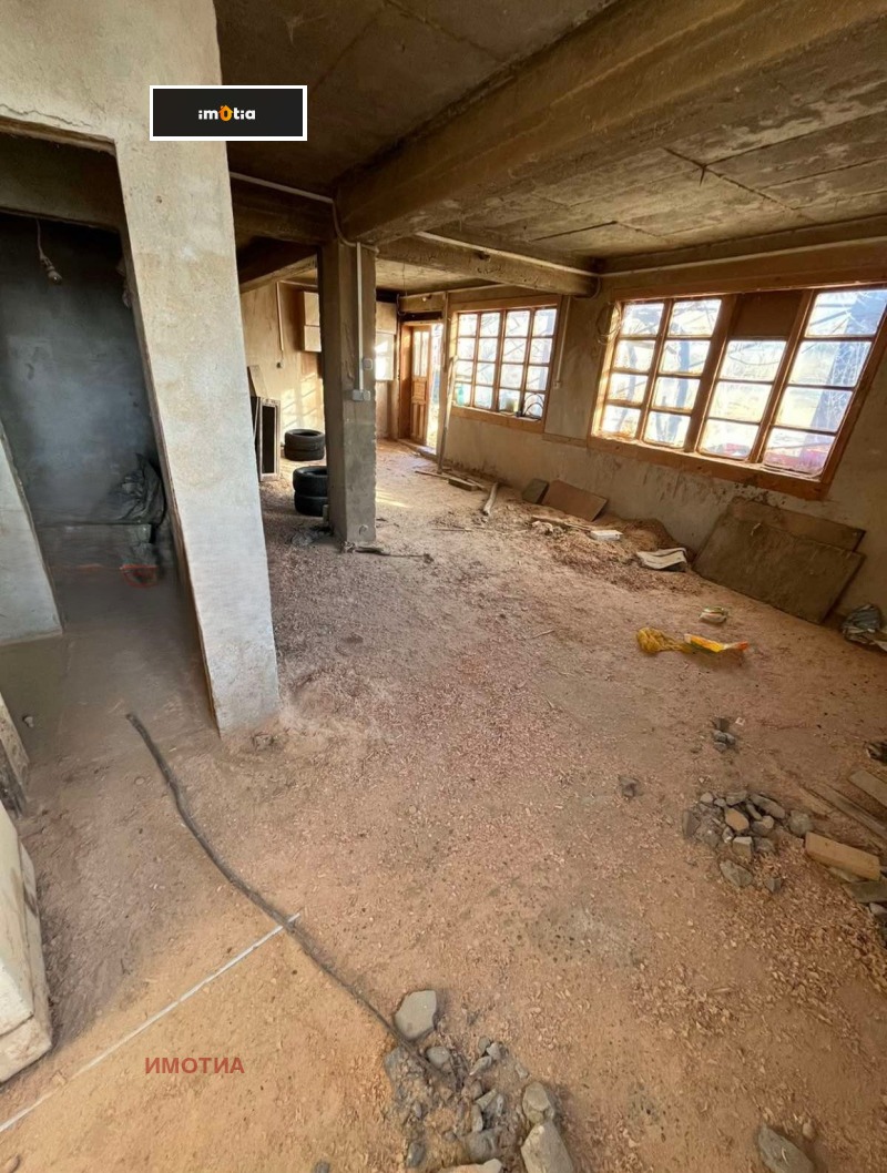 Продава КЪЩА, с. Орешак, област Ловеч, снимка 2 - Къщи - 52652626