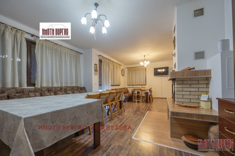 Продава КЪЩА, с. Стоилово, област Бургас, снимка 2 - Къщи - 53032105