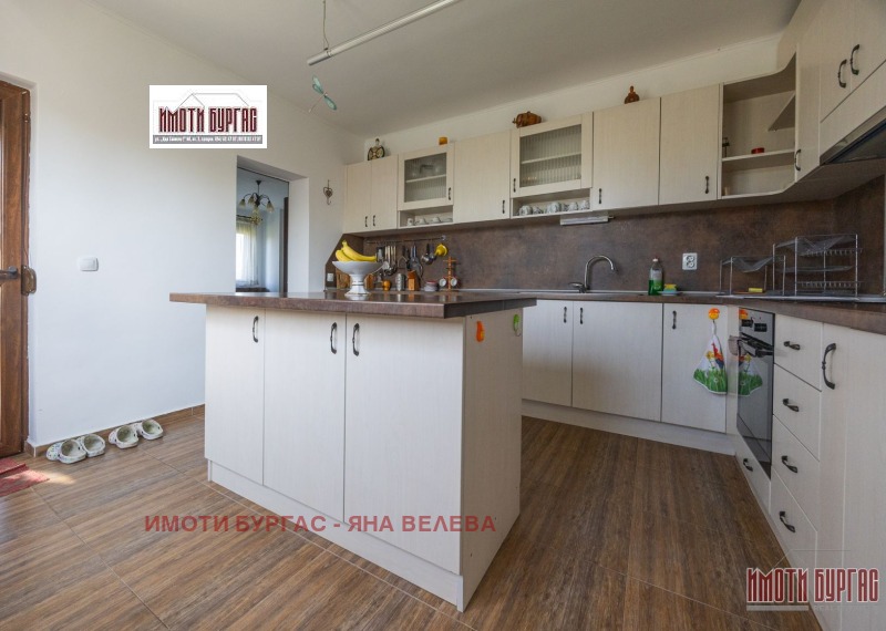 Продава КЪЩА, с. Стоилово, област Бургас, снимка 5 - Къщи - 53032105